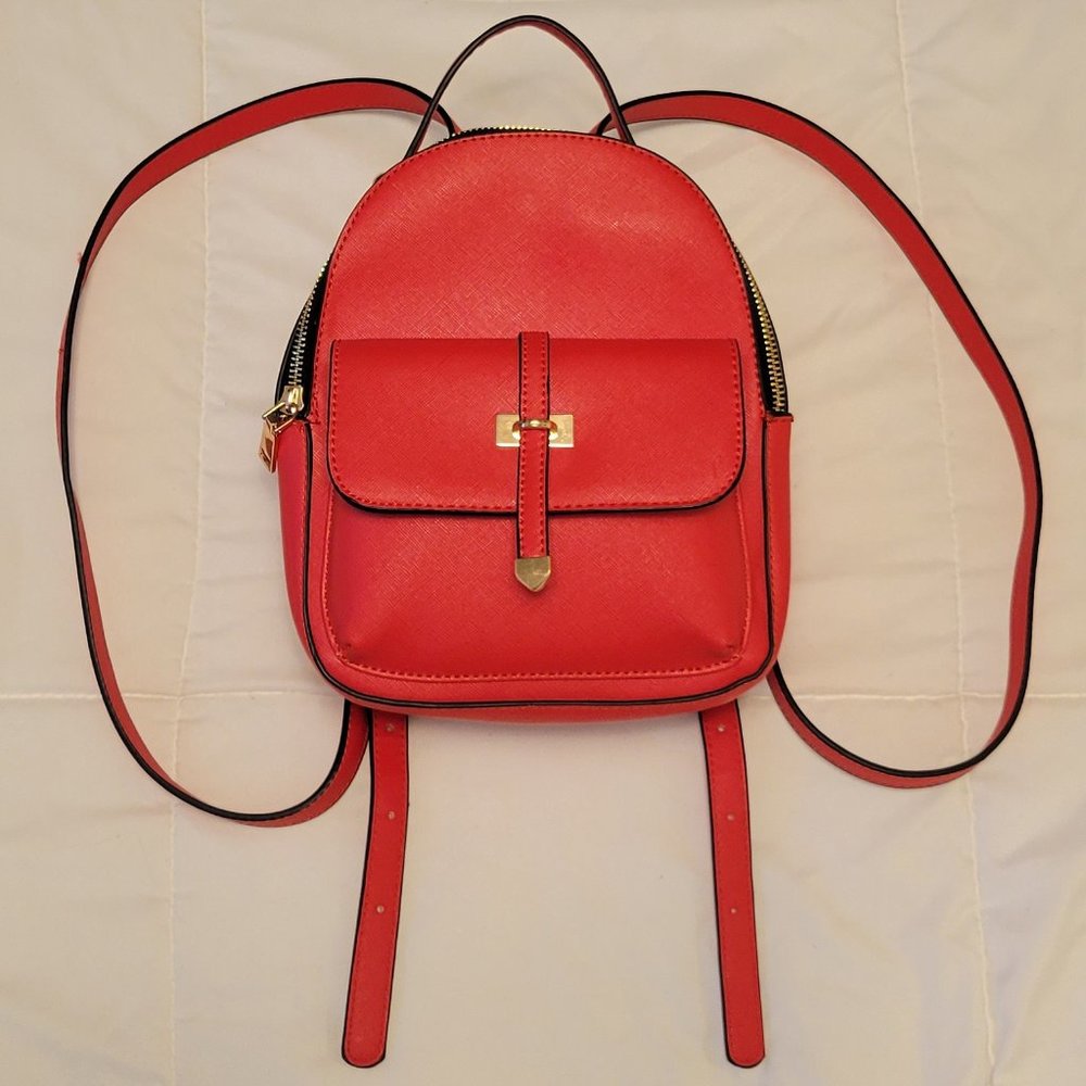 ❣️HP❣️Bright red cute mini backpack purse. NWOT